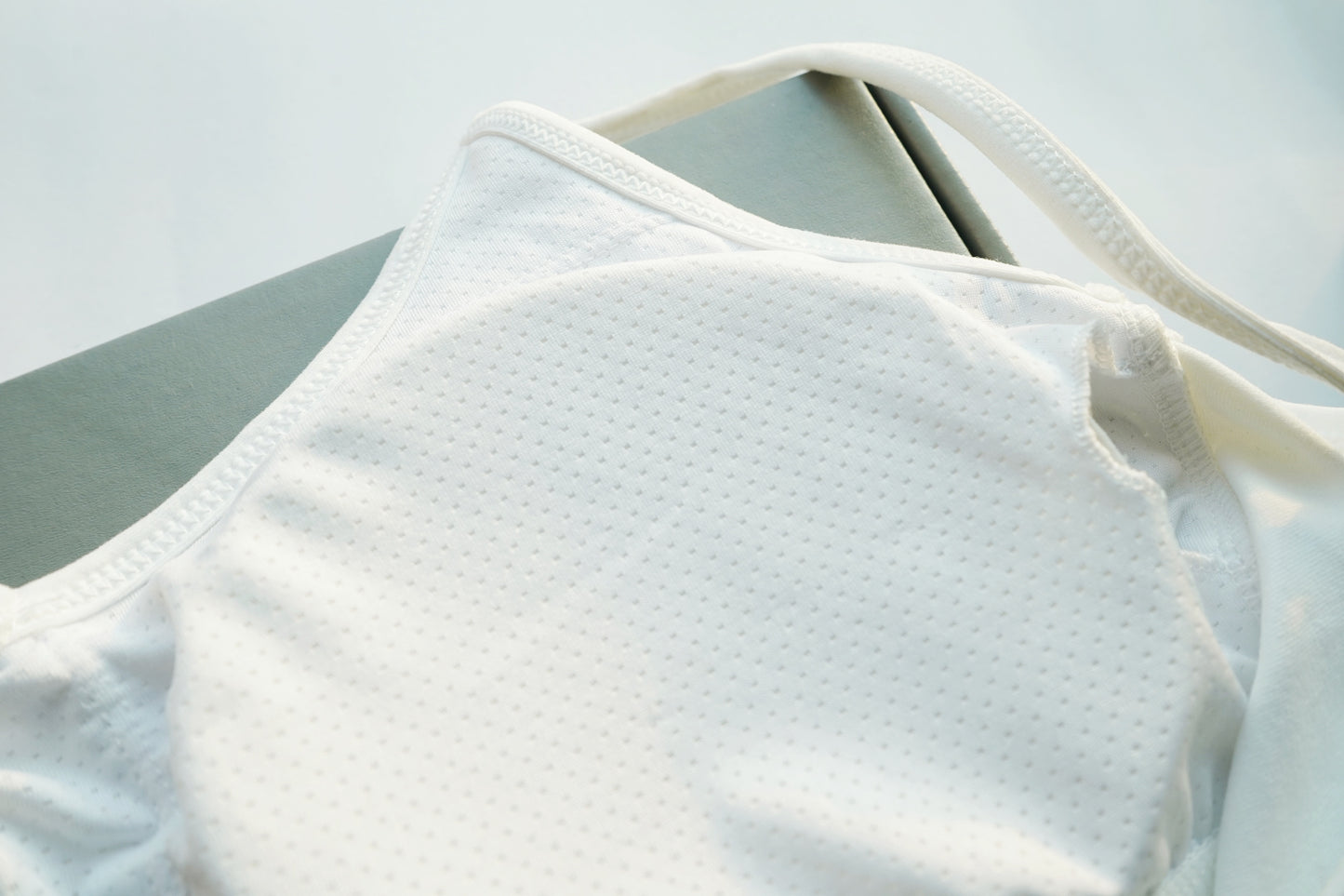 Strap Sleeveless Vest With Built-in Shelf Bra