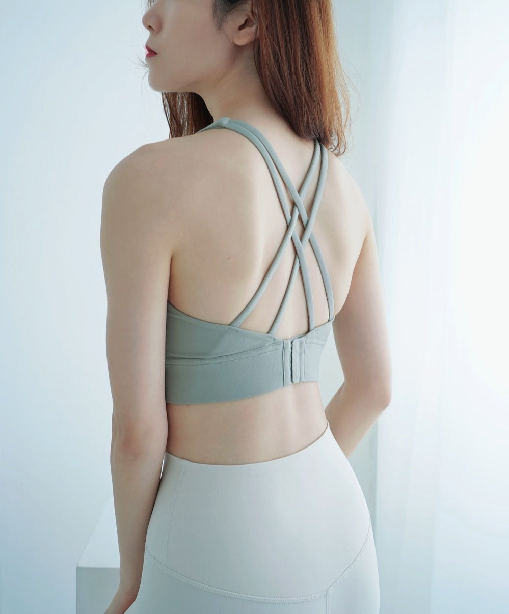 PREMIUM - The Basic Strappy Sports Bra