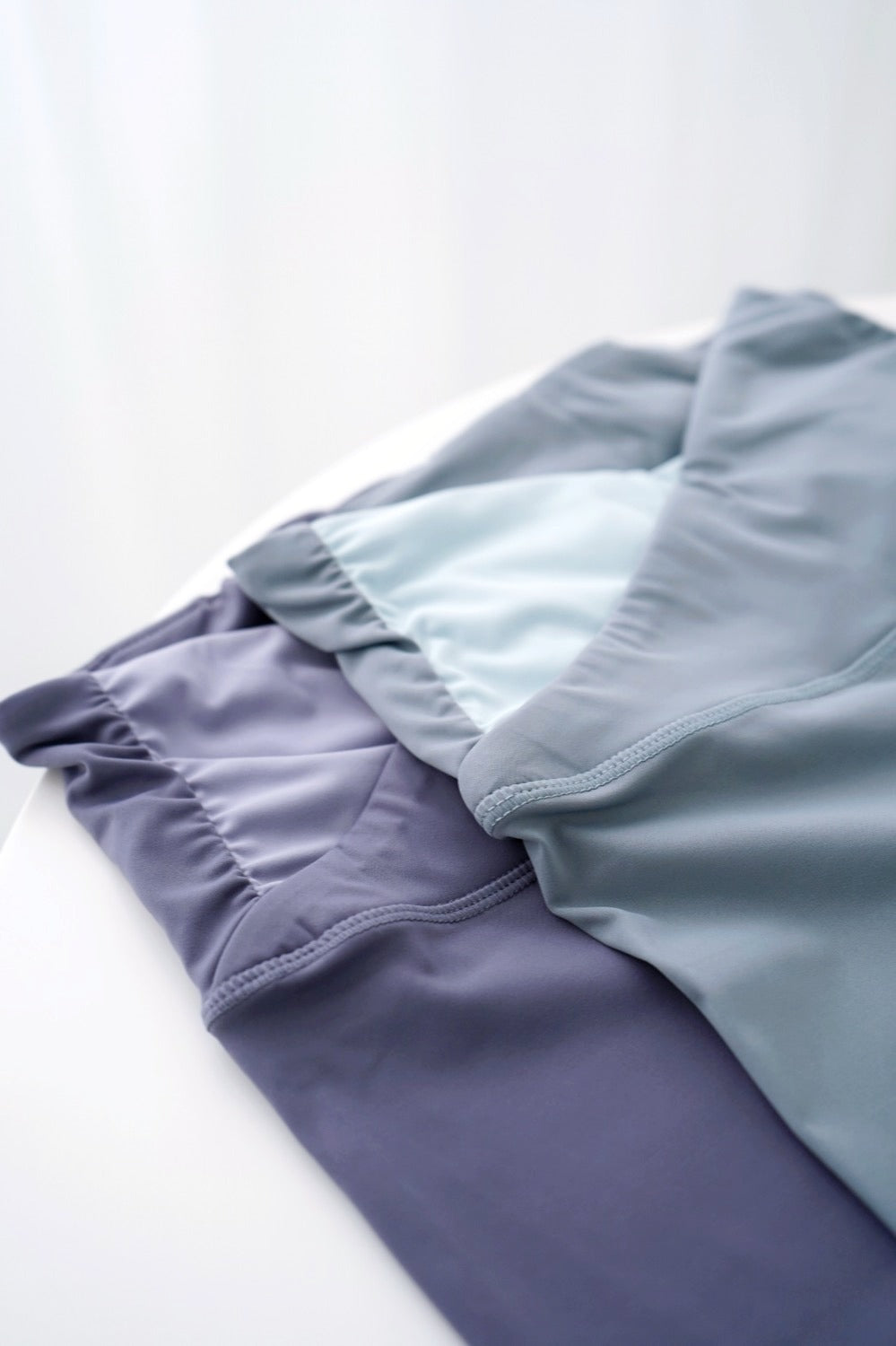 The Pastel V Shape Leggings with Back Pocket