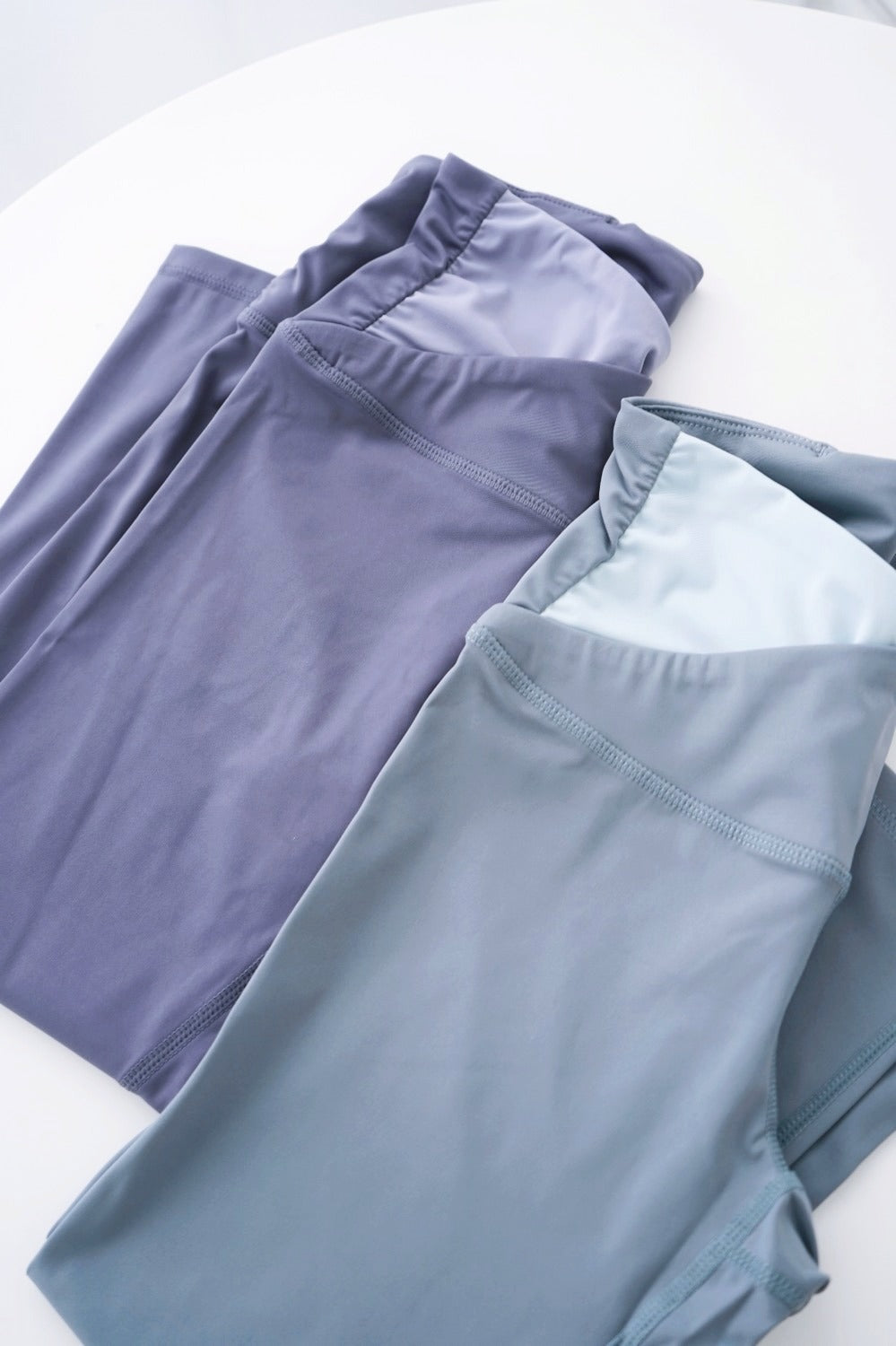 The Pastel V Shape Leggings with Back Pocket