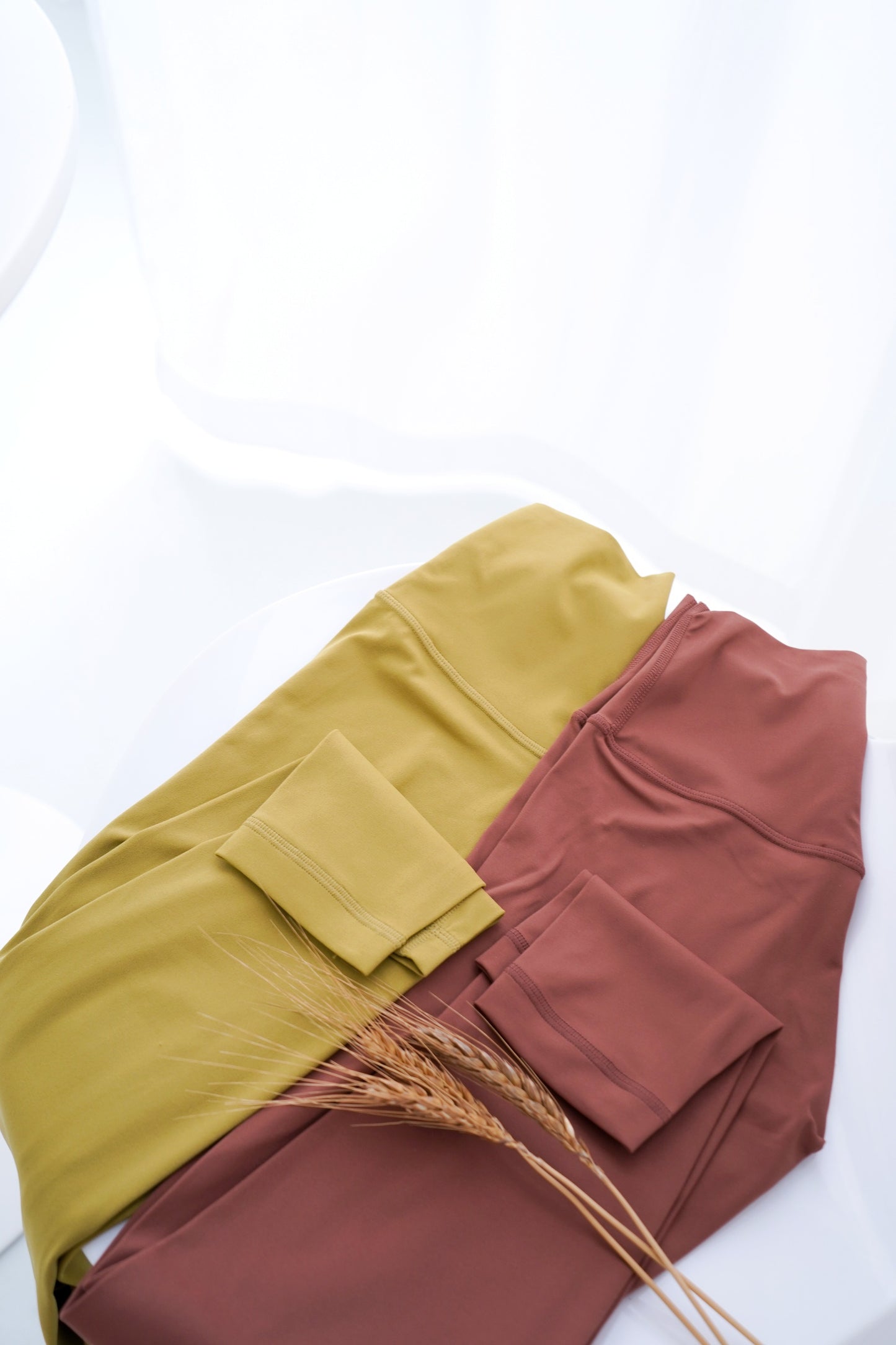 The Maple Leaf Leggings with Waistband Pocket