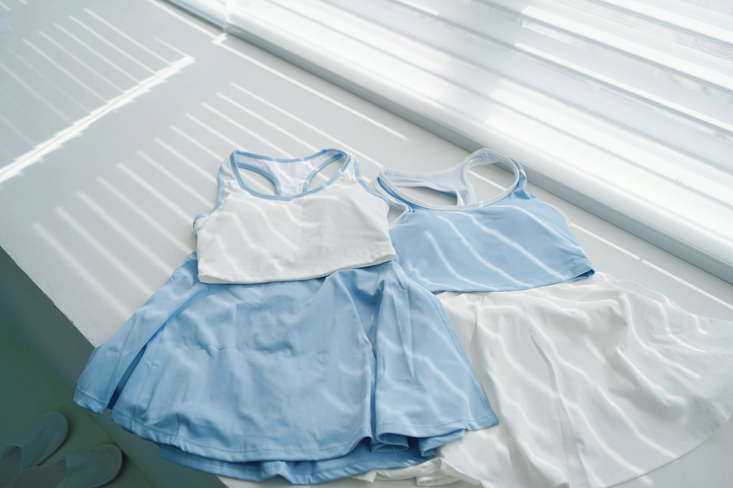 Fancy Blue & White Tennis Set