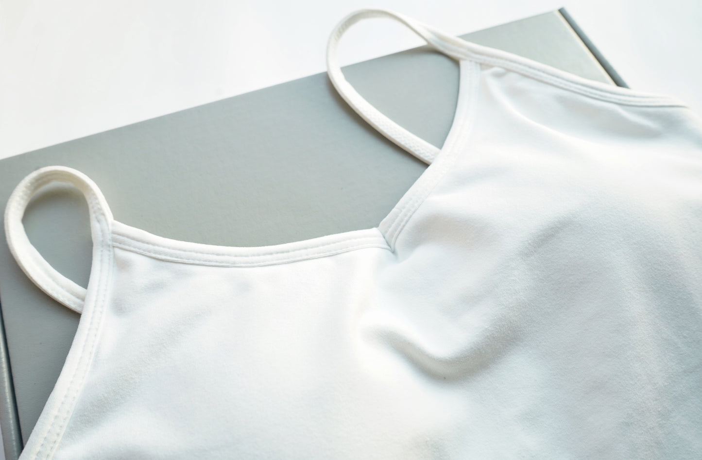 Strap Sleeveless Vest With Built-in Shelf Bra